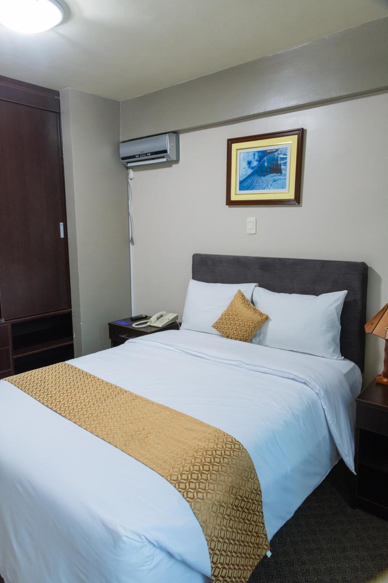 Hotel La Joya 3*